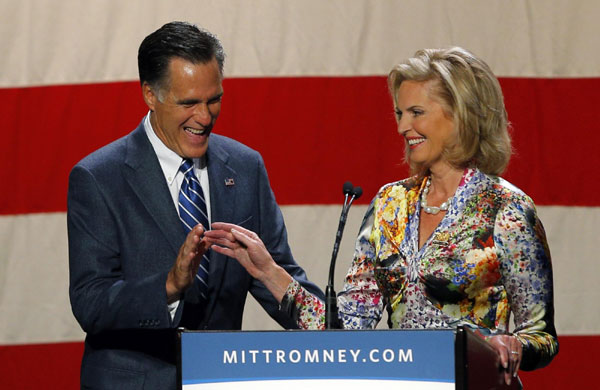 No-reset Romney keeps up fund-raising, raps Obama