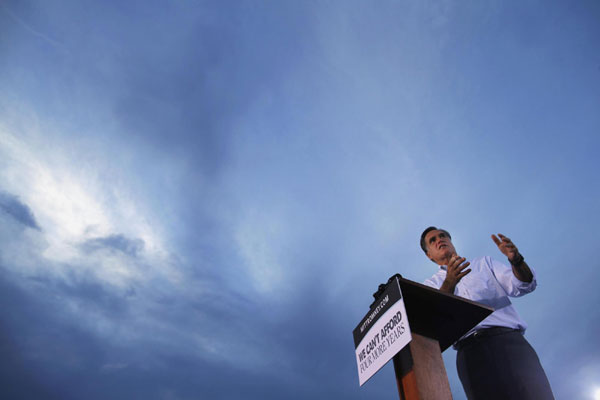 Romney praises Jim Lehrer's job as debate moderator