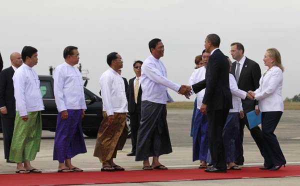Obama begins historic visit to Myanmar