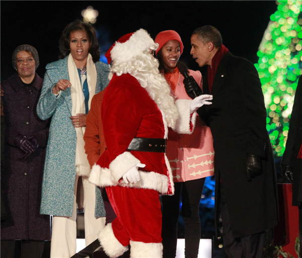 Obama lights up National Christmas tree