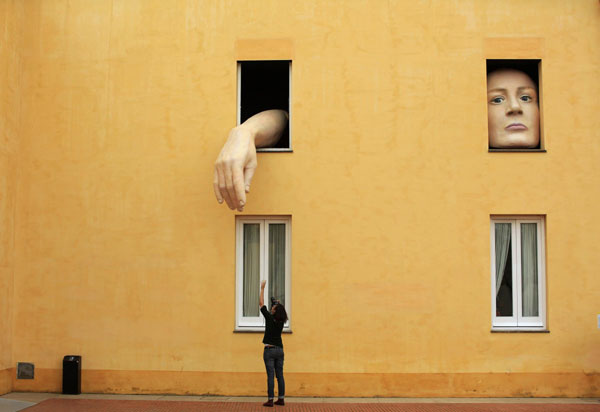 Art installation 'Alice' displayed in Spain