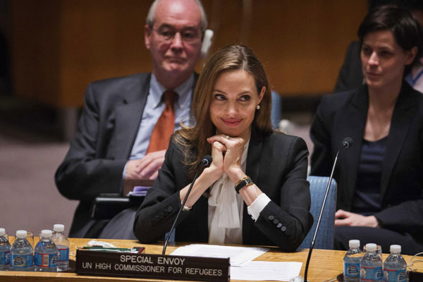 Angelina Jolie urges world to end rape in war