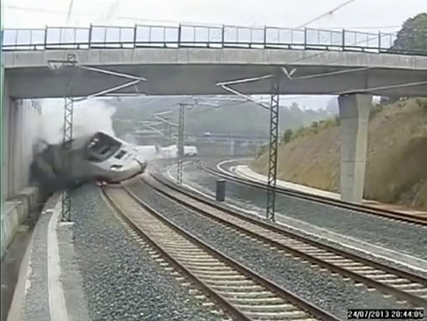 Police to question driver for Spanish train crash