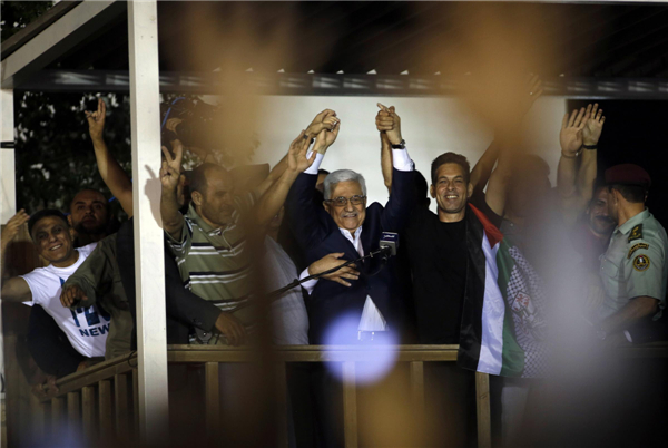 26 Palestinian prisoners arrive in West Bank, Gaza