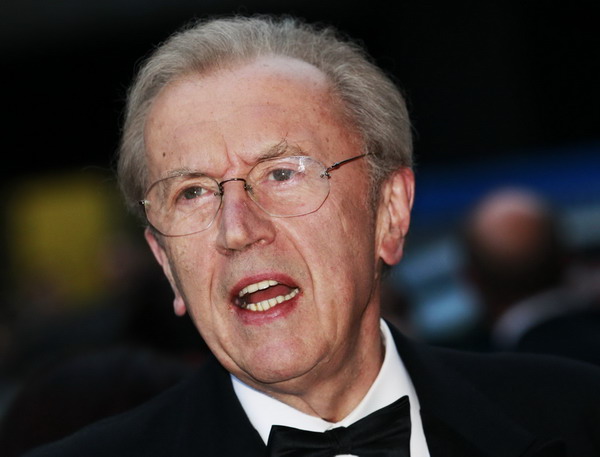 British broadcaster David Frost dies of a heart attack