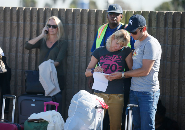 TSA agent killed, six hurt in Los Angeles airport shooting