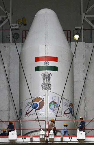 India launches exploratory spacecraft to red planet