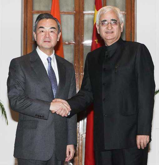 Chinese FM: Border issue key for Indian ties