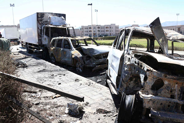 Yemen: Suicide car bomb, assault kill 52