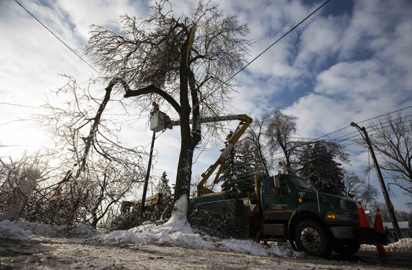 Ice storm leaves many without power in US, Canada
