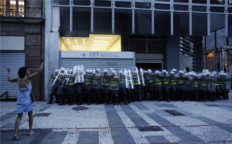 Anti-World Cup protests wane in Sao Paulo