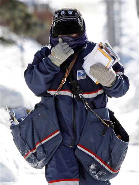 Cold shuts schools, delays travel in US Midwest