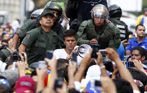 Wanted Venezuelan opposition leader turns himself in