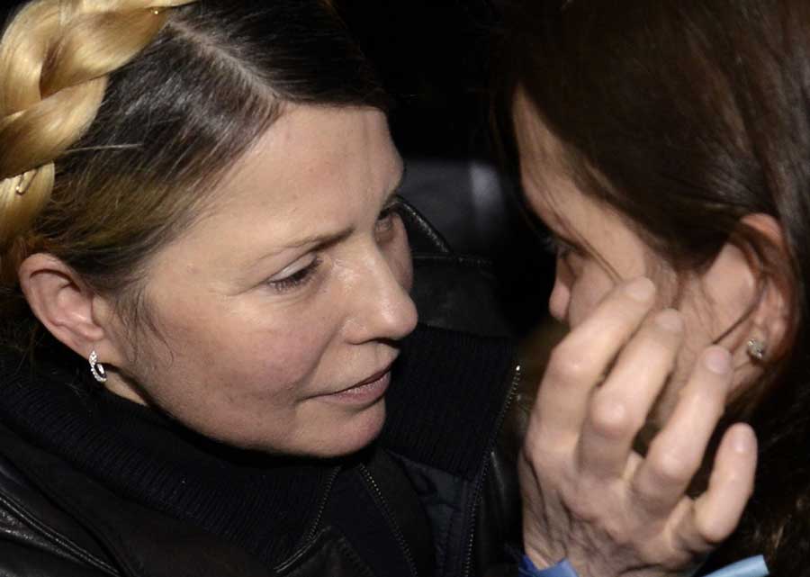Freed Ukrainian opposition icon Tymoshenko rallies crowds