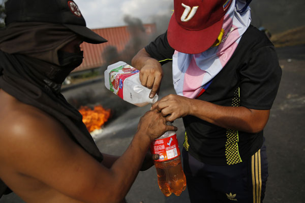 UN urges calm and dialogue amid Venezuela unrest