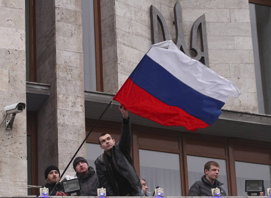 pro-russian demonstrators hold rally in donetsk
