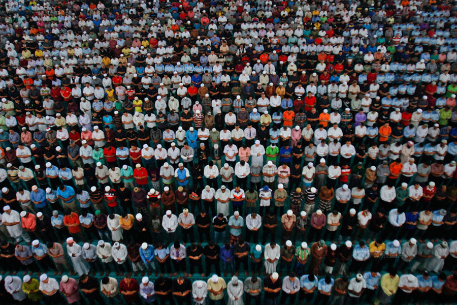 Muslims in Malaysia pray for missing plane