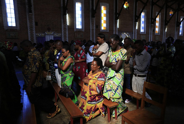 Rwandans told 'never again'