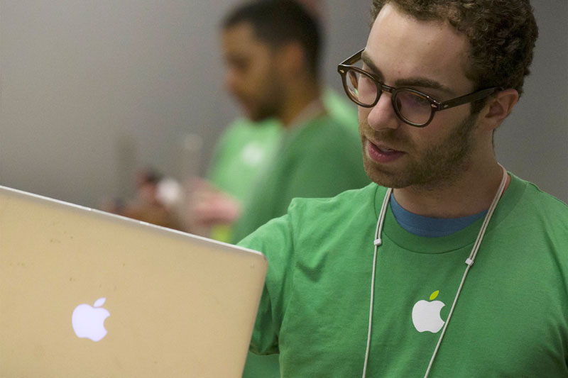 Apple goes green to mark Earth Day