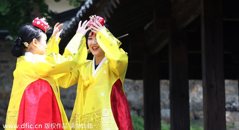 S Korea celebrates coming-of-age ceremony