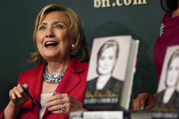 Clinton uses book tour to test waters for White House run