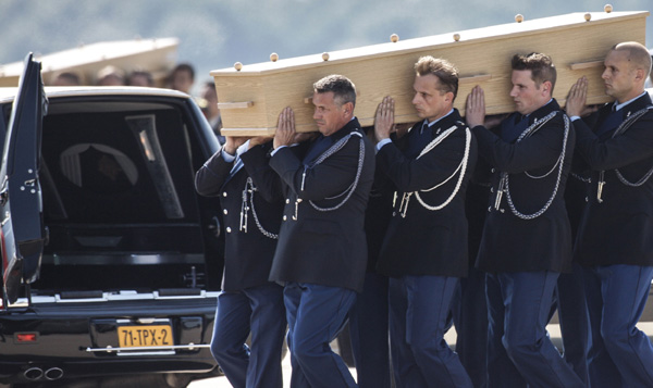 Bodies from jet returned to Dutch soil