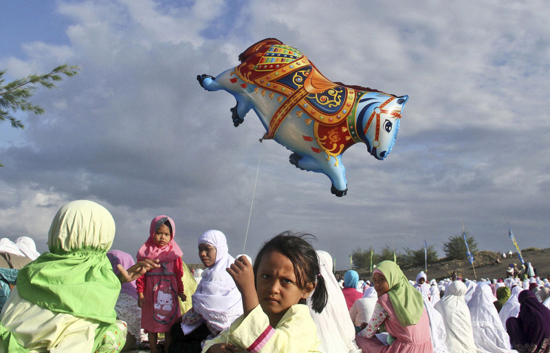 Muslims around the world celebrate Eid al-Fitr