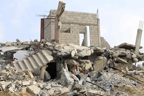 Israeli war jets strike on Gaza despite declaring ceasefire