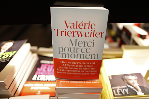 Hollande's image takes a new knock with book of ex