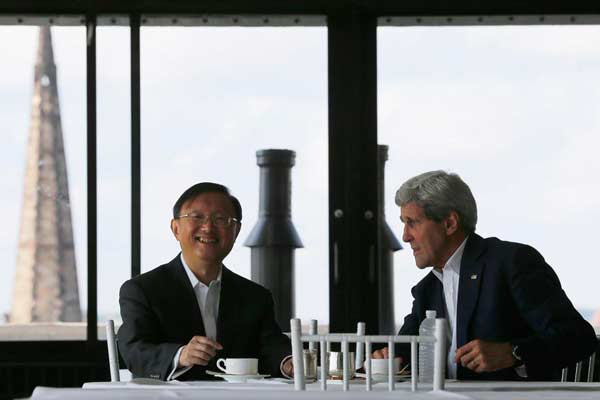 Yang, Kerry meet in Boston ahead of APEC