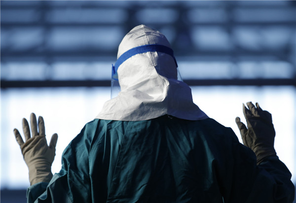 US Healthcare workers attend Ebola educational session