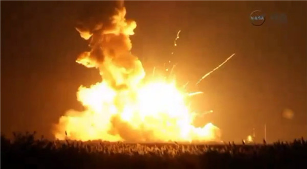 US rocket explodes seconds after launch