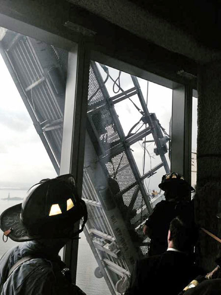 Dangling workers rescued from World Trade Center