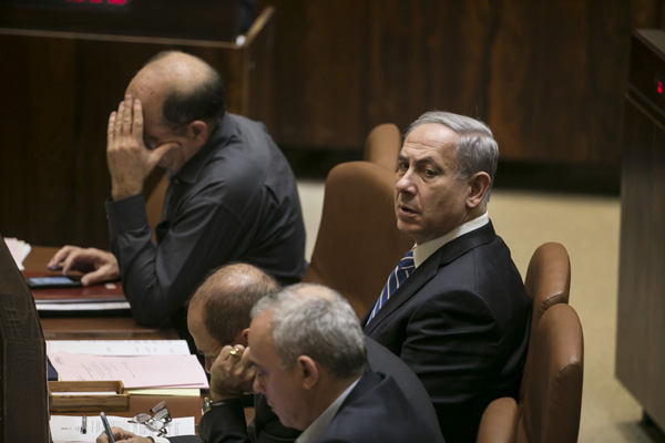 Israel dissolves parliament, heads for early elections