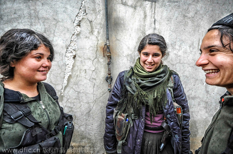 Female fighters in the battle against IS