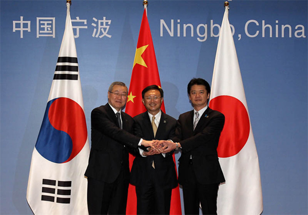Top diplomats set to meet to discuss China, Japan, South Korea summit