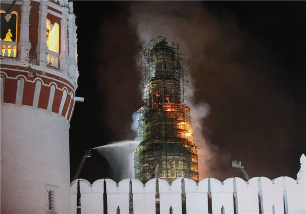 Moscow's ancient monastery on fire