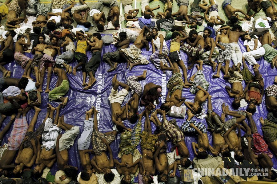 1,600 Rohingyas, others land in Indonesia, Malaysia
