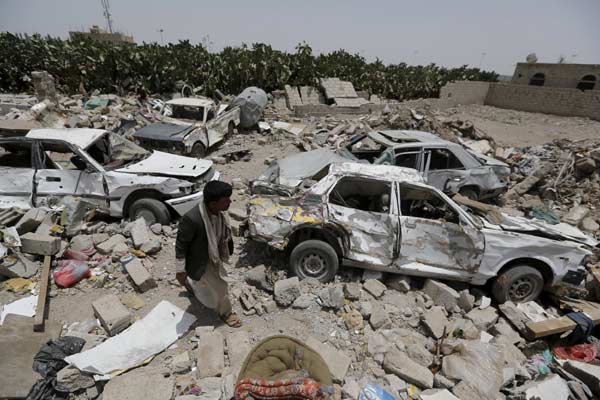 Airstrikes continue on military sites in Yemen
