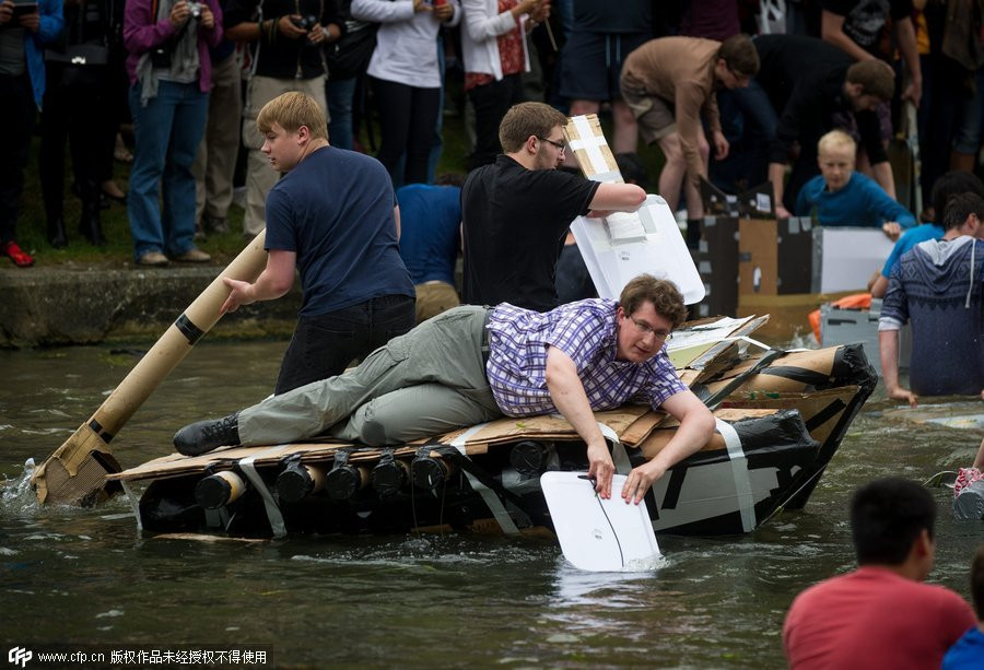 Cambridge students mark end of exam with boat race