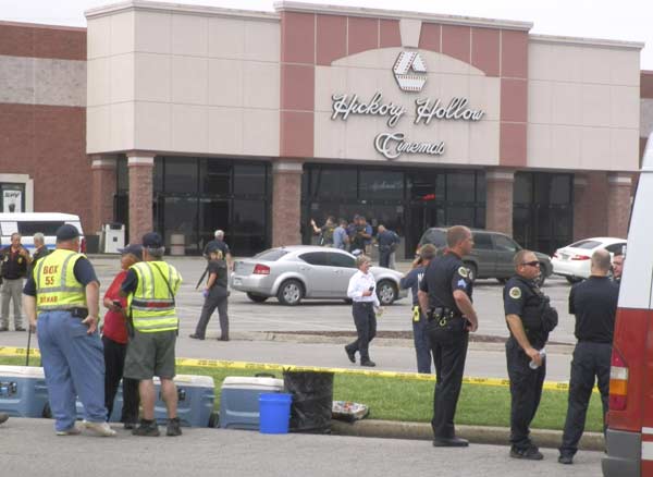 Police fatally shoot ax-wielding man at Nashville movie theater