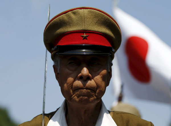 japanese emperor expresses deep remorse at wwii memorial