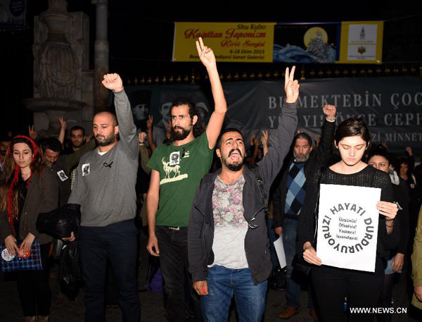 Anti-gov't protests erupt as Turkey mourns bombing victims