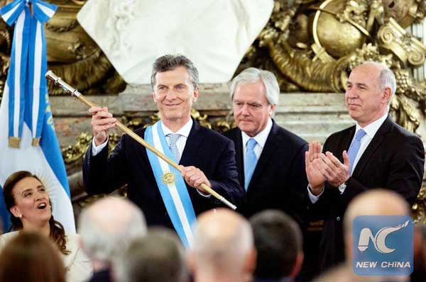 Macri sworn in as Argentina's new president, calls for unity, dialogue