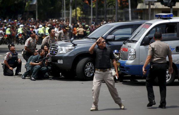 Blasts, gunfight occur in Indonesian capital shopping mall