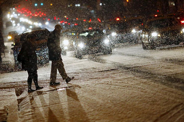 Powerful snowstorm threatens US East Coast; flights canceled