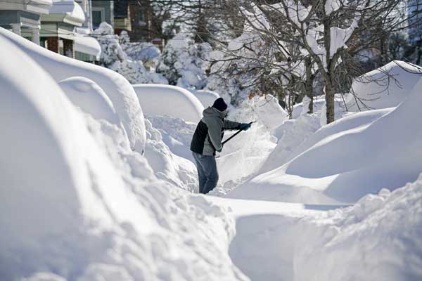 New York, Washington clean up after fatal blizzard