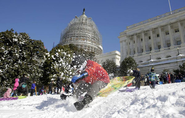 Washington shuts down government, New York rebounds after blizzard