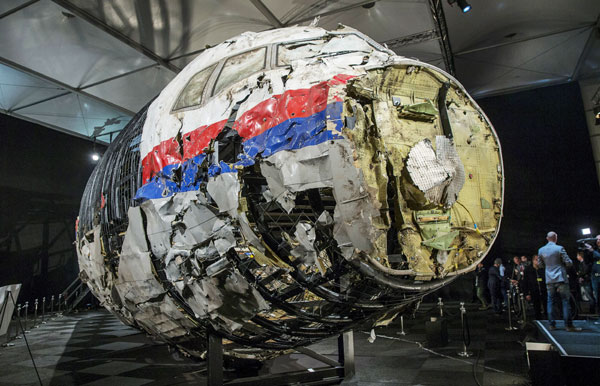 Malaysian PM calls for firm action against perpetrators in MH17 downing