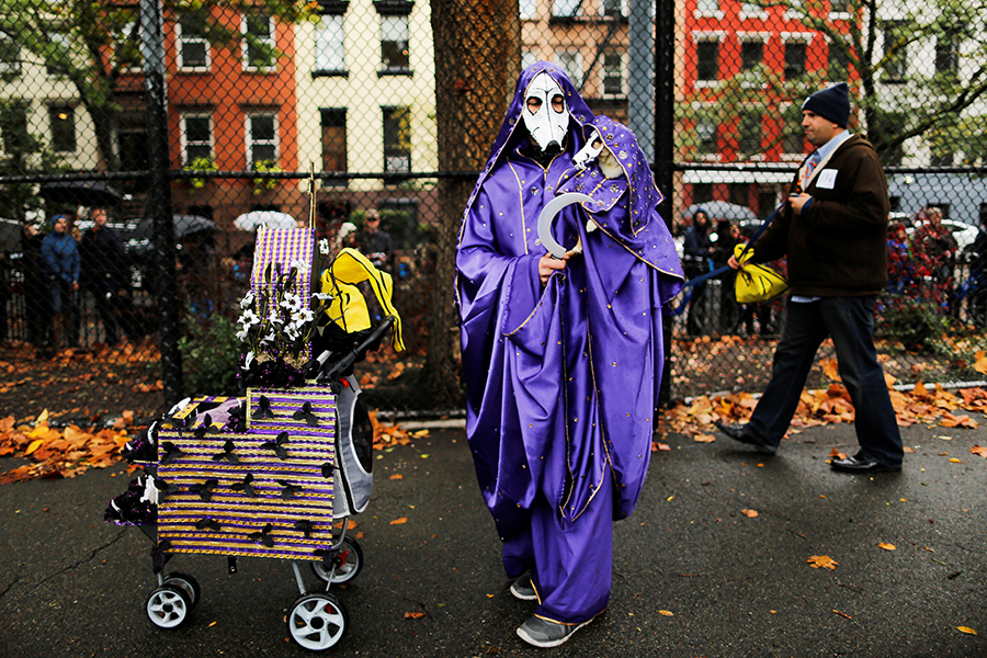 Dogs rock Halloween parade in NY